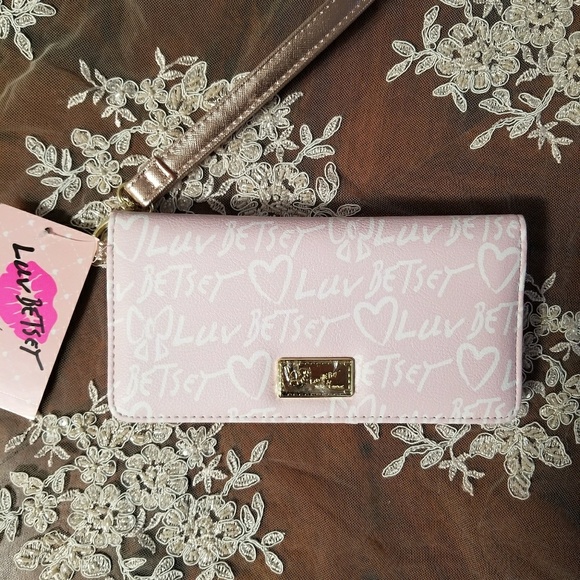 Betsey Johnson Handbags - Betsey Johnson  Wrislet